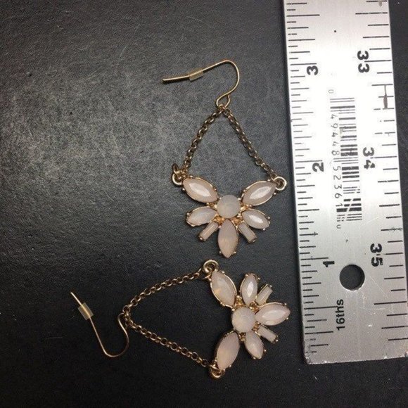 Dangle Pierced Chandelier Earrings White MOP Pink Shell Gold Retro BoHo - Picture 5 of 5